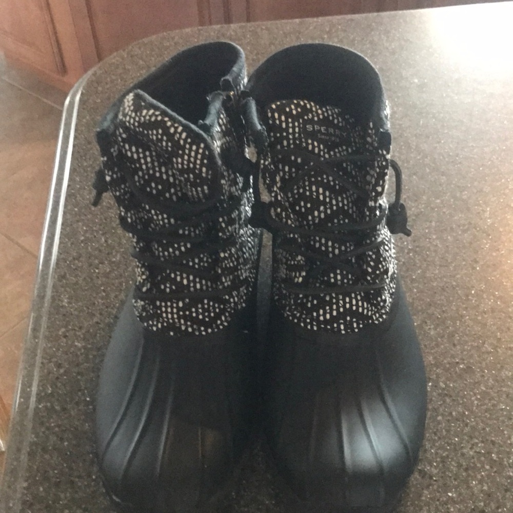 Sperry Boots, black design, 7.5, great condition